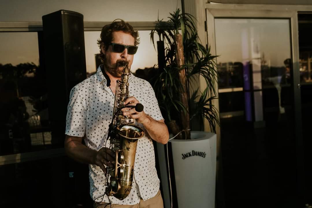 presentacion de saxofonista para fiesta sunset en Alicante, Torrevieja, Elche